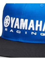 Zoom sur  le logo de la casquette Yamaha à visière plate enfant