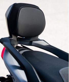 Support de dosseret passager Yamaha XMAX avec coussin et support arrière disponible séparément